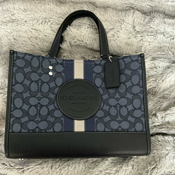 Coach Dempsey Carryall in Signature Jacquard with Stripe and Coach Patch - Picture 1 of 7